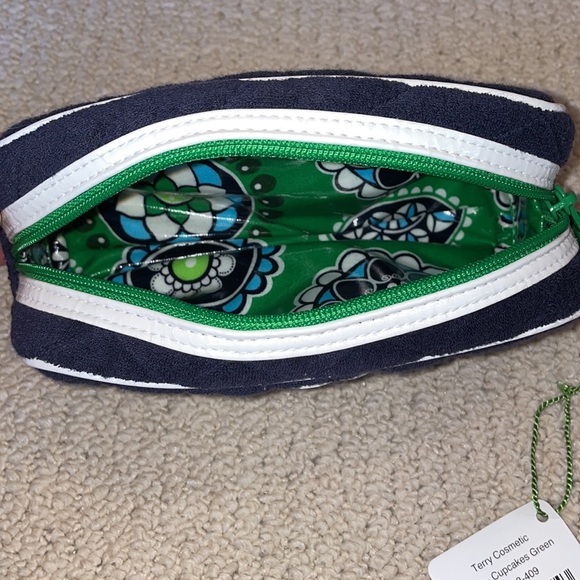 Vera Bradley Terry Navy Cupcakes Green Tote w/Cos - Picture 7 of 7